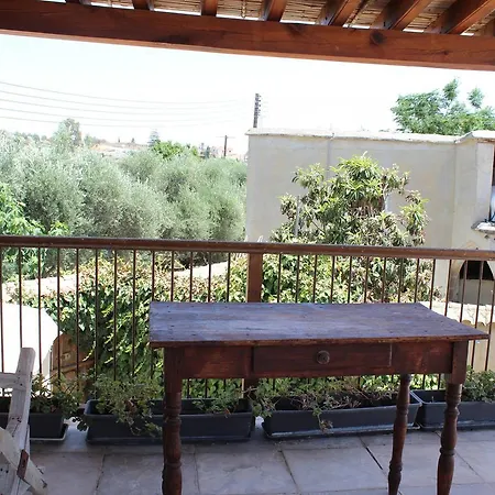 Traditional House 20km From Nicosia Дом отдыха Pera