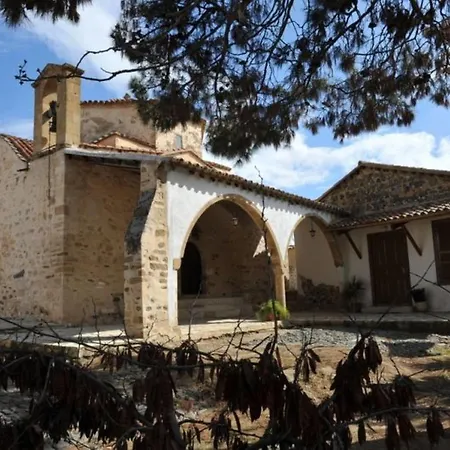 Traditional House 20km From Nicosia Pera